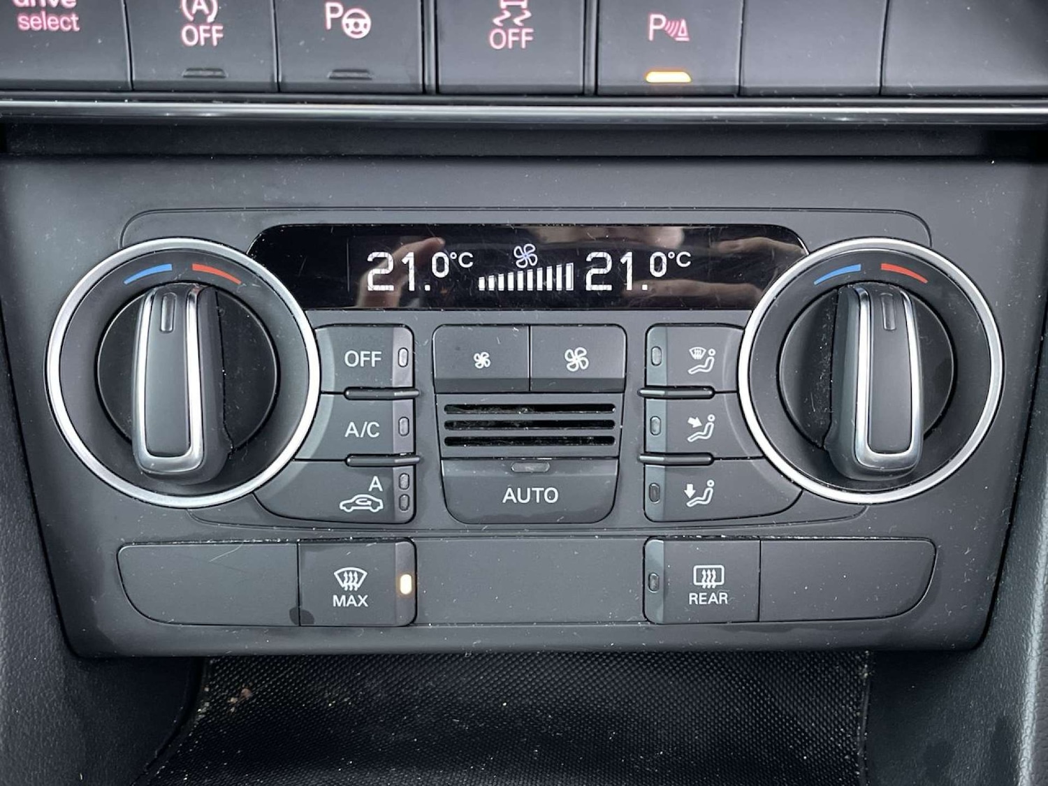 Used Audi Q3 2015 for sale - 76735807: Photo 45