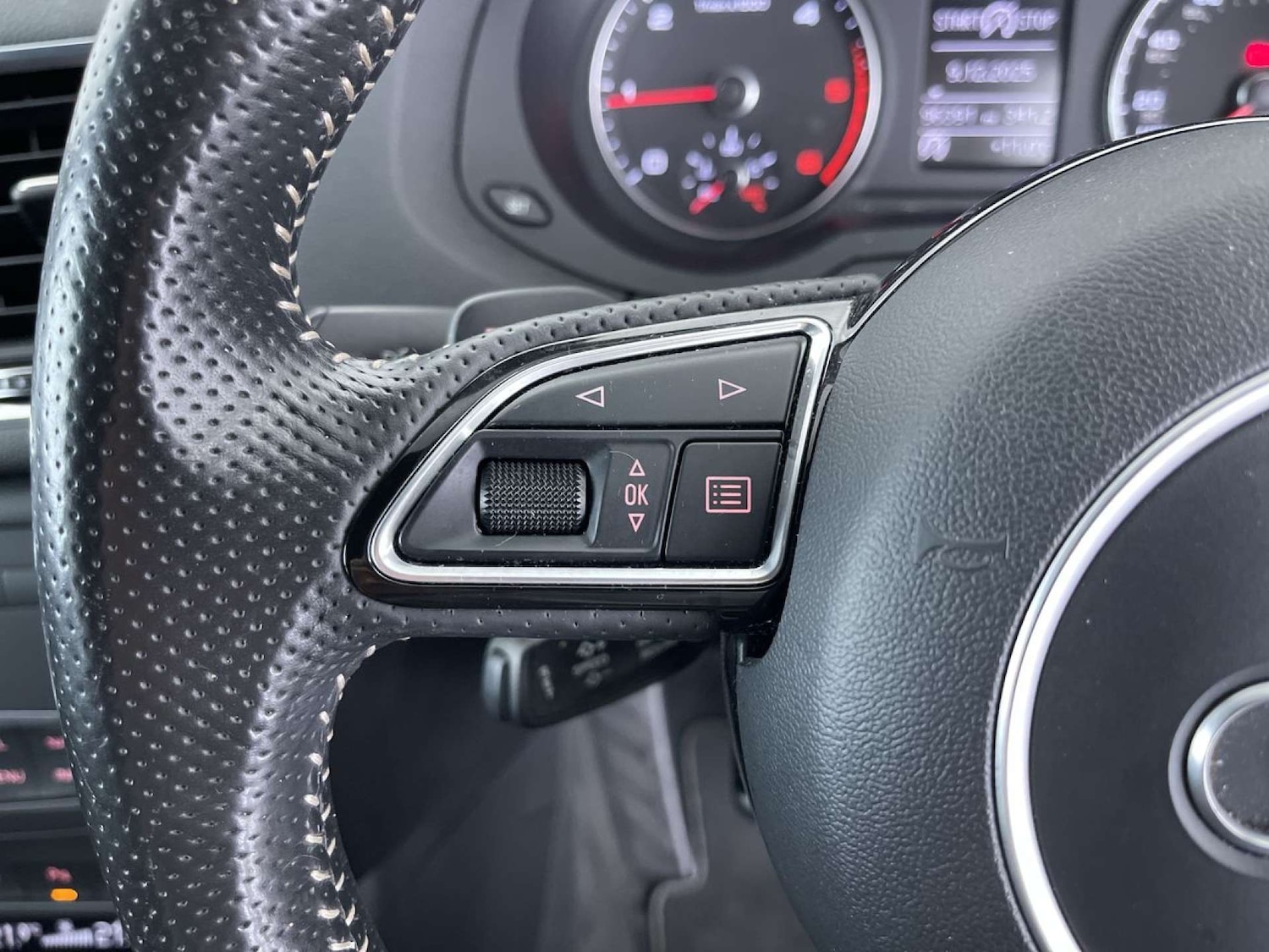 Used Audi Q3 2015 for sale - 76735807: Photo 51