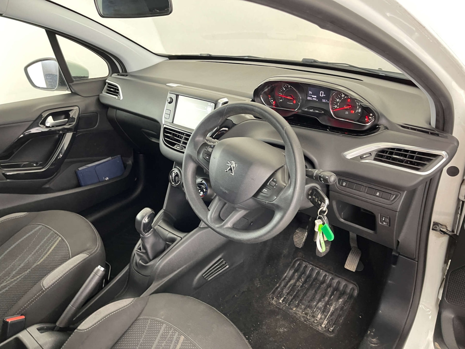 Used Peugeot 208 2014 for sale - 76601786: Photo 11