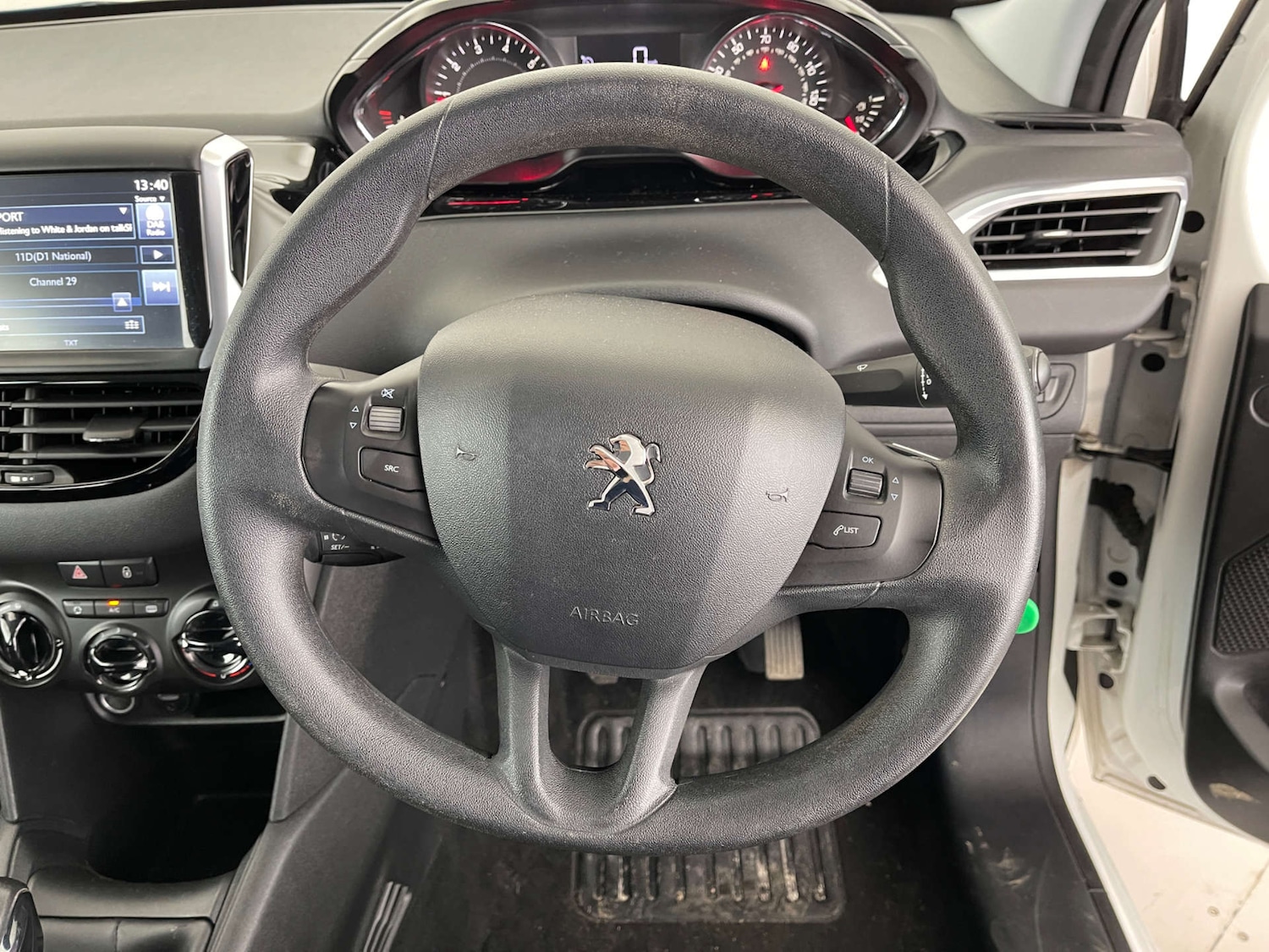 Used Peugeot 208 2014 for sale - 76601786: Photo 12