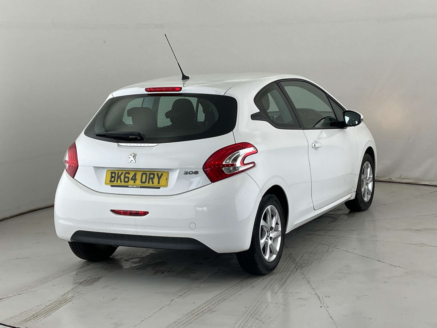 Used Peugeot 208 2014 for sale - 76601786: Photo 4