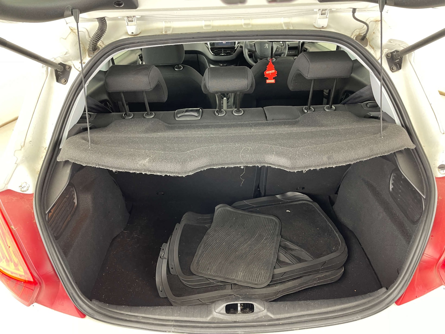 Used Peugeot 208 2014 for sale - 76601786: Photo 7