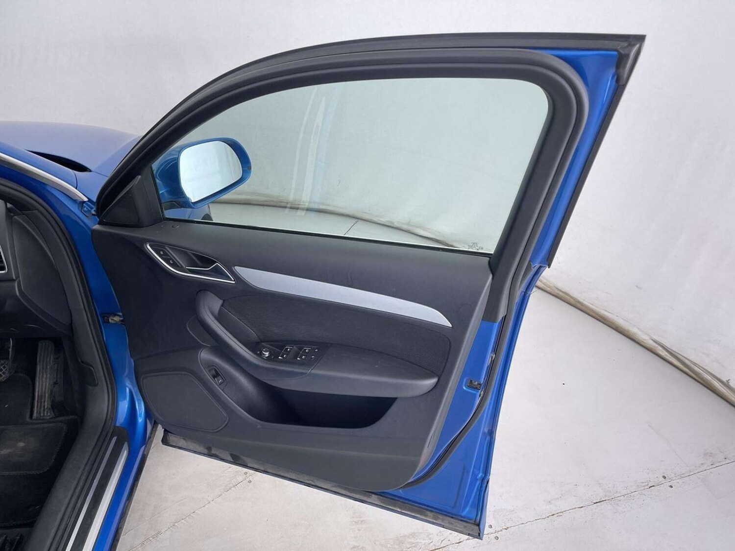 Used Audi Q3 2015 for sale - 76005108: Photo 84