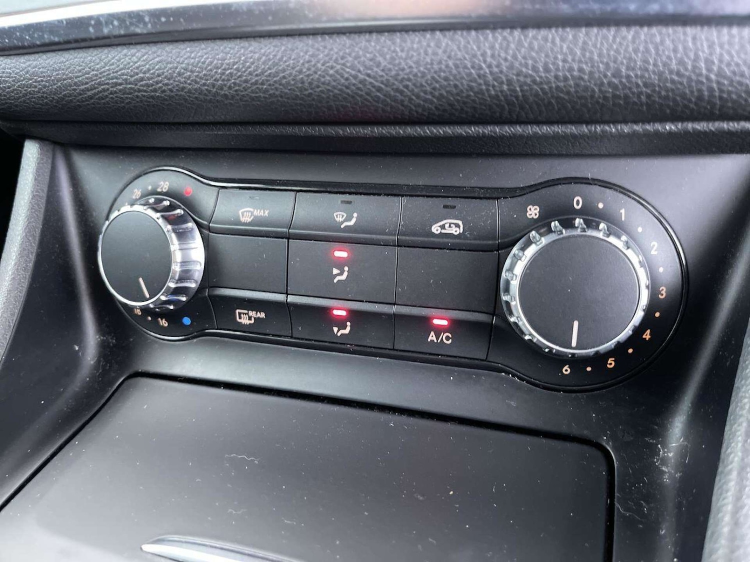 Used Mercedes-Benz GLA 2015 for sale - 76481442: Photo 44