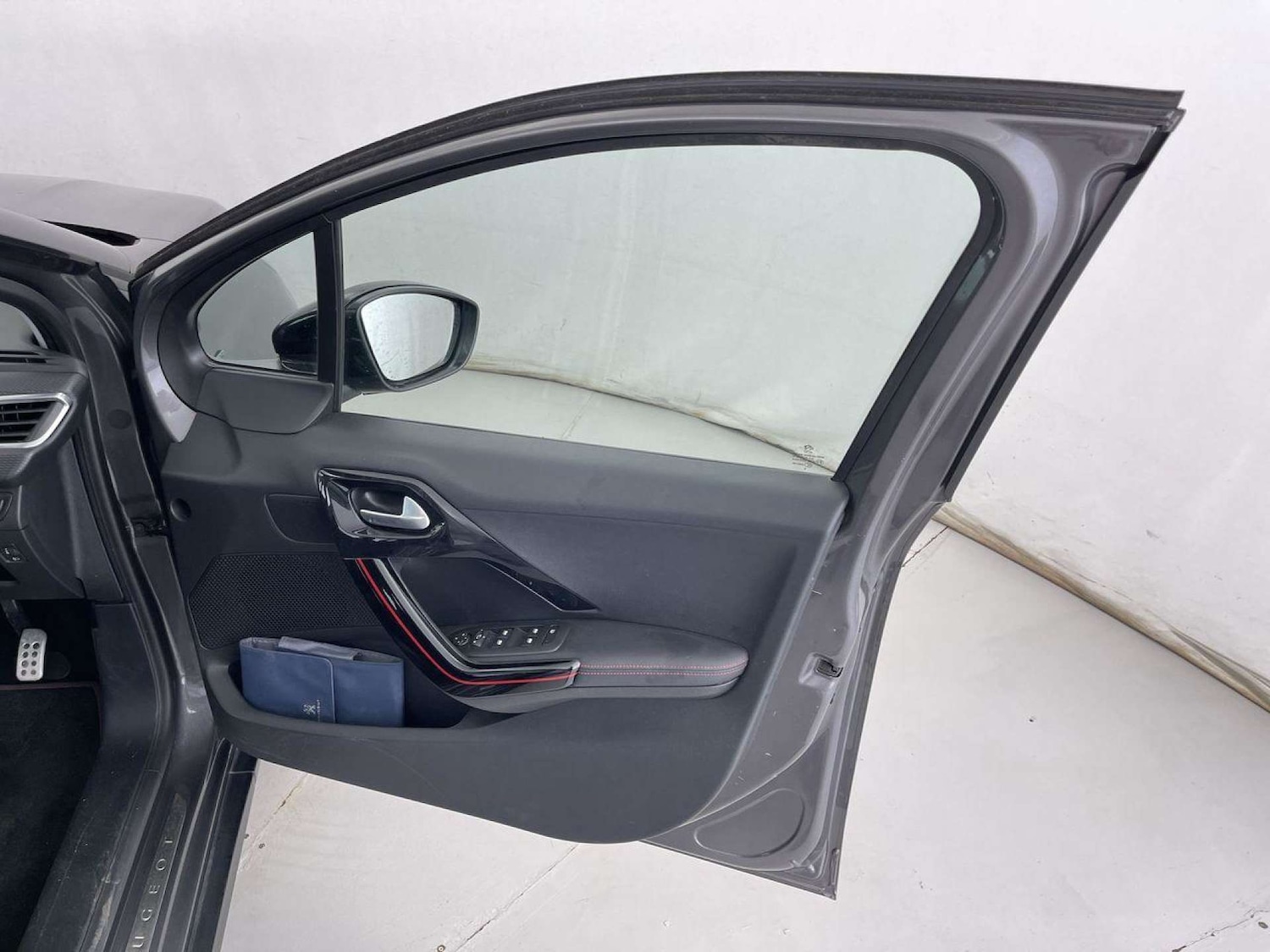 Vehicle 29