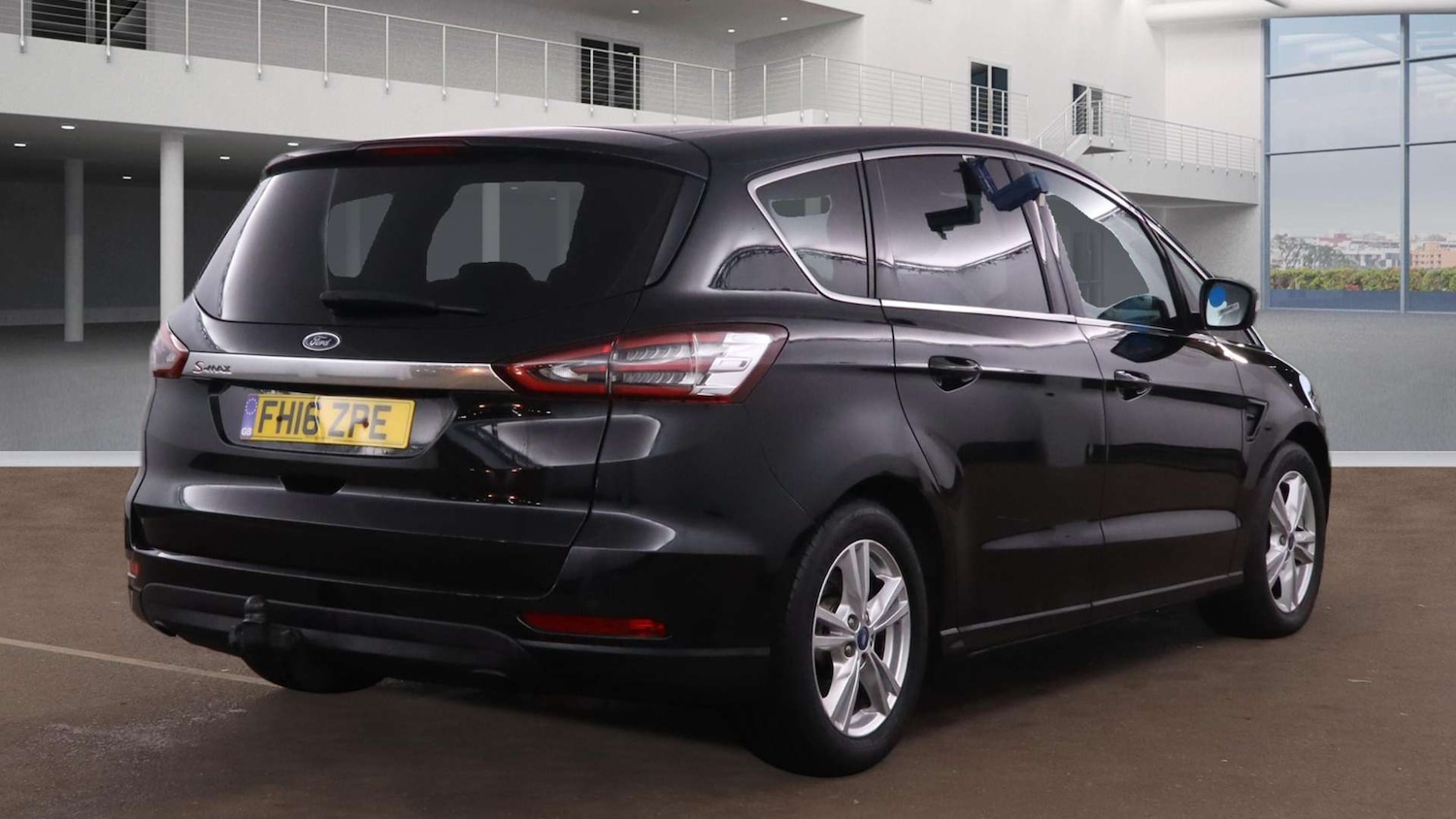 Used Ford S-Max 2016 for sale - 77032797: Photo 4