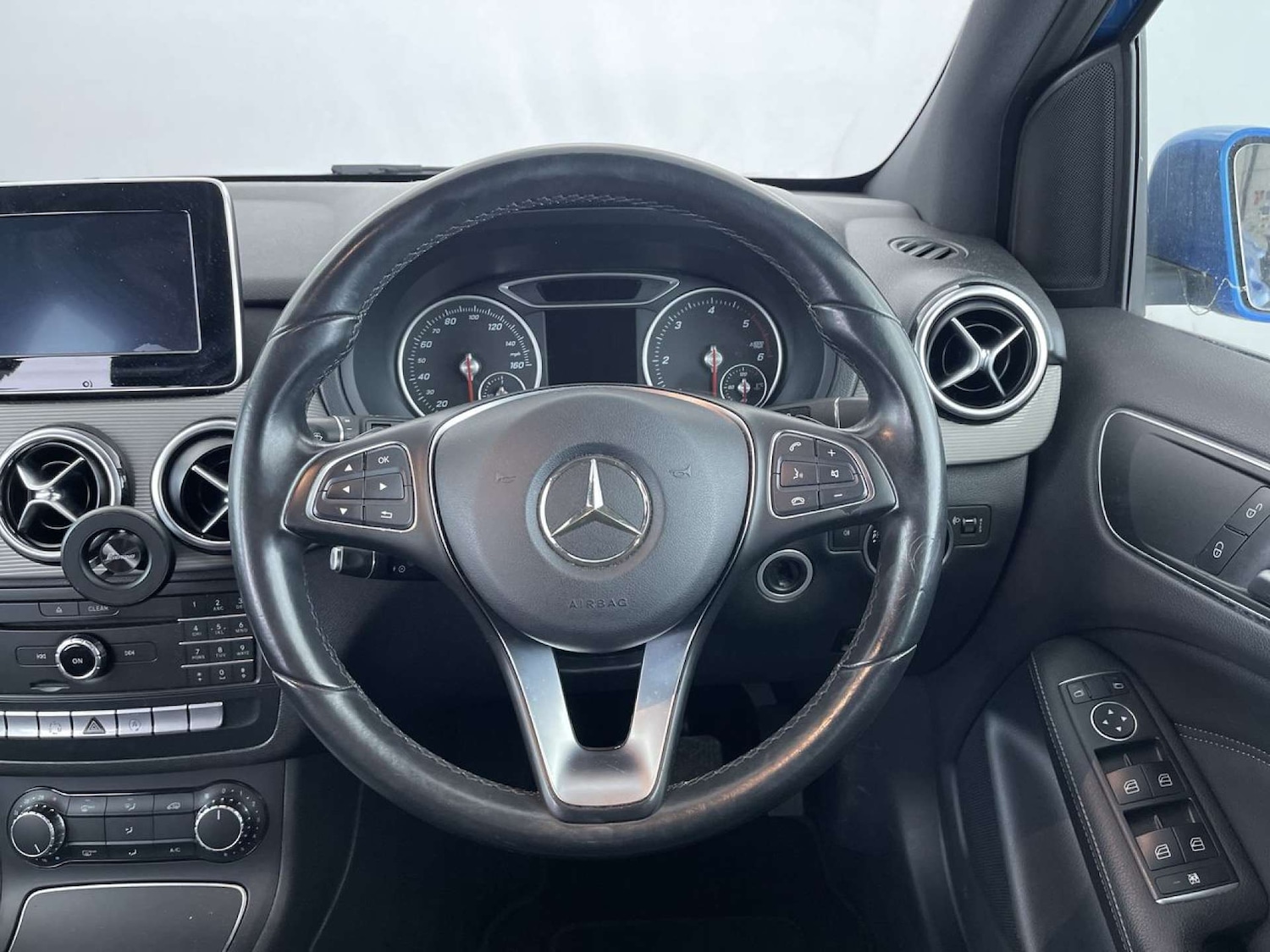 Used Mercedes-Benz B Class 2015 for sale - 76252734: Photo 35