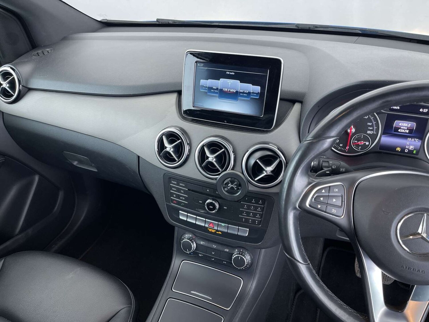 Used Mercedes-Benz B Class 2015 for sale - 76252734: Photo 44