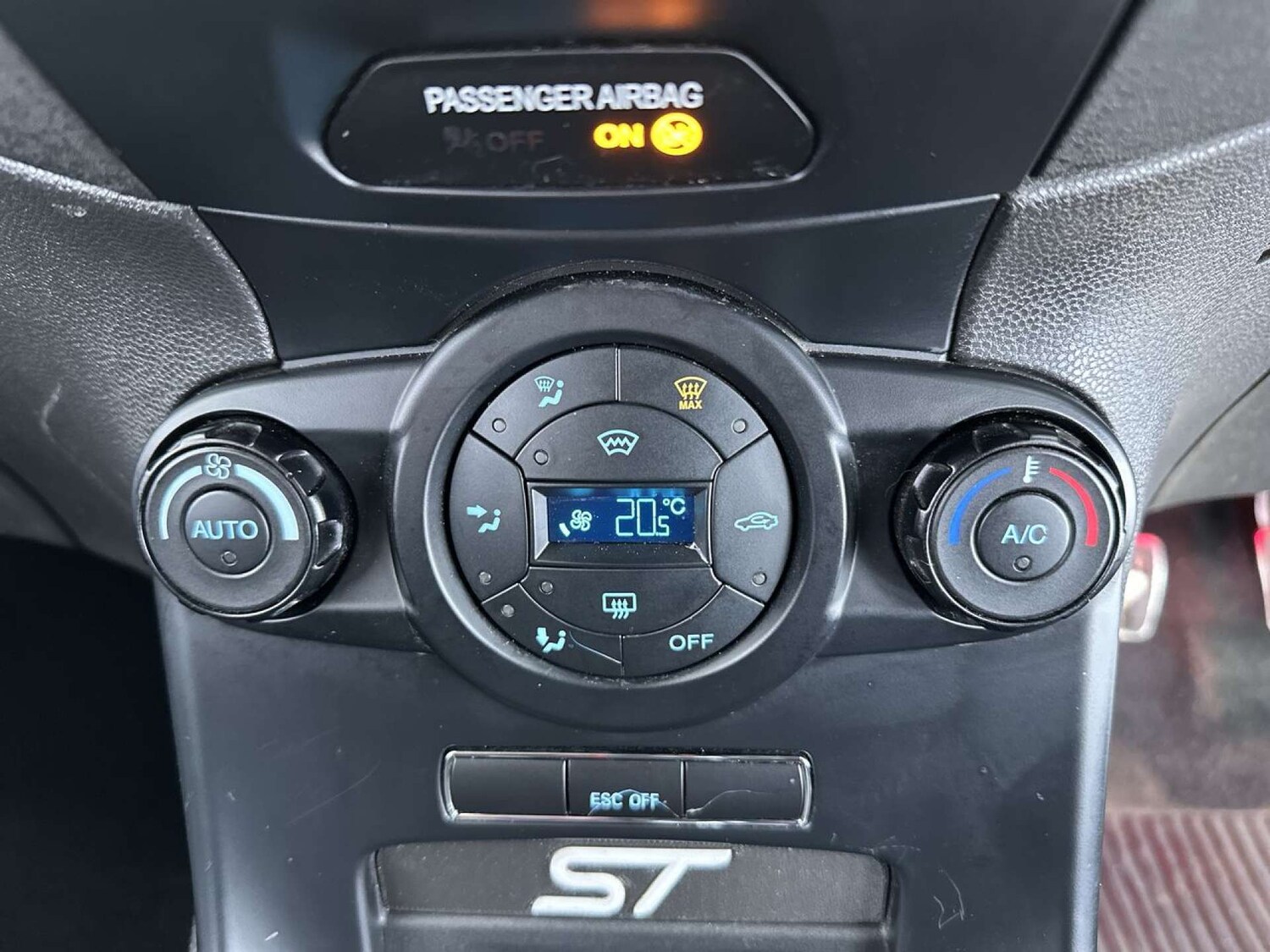 Used Ford Fiesta 2015 for sale - 78162727: Photo 41