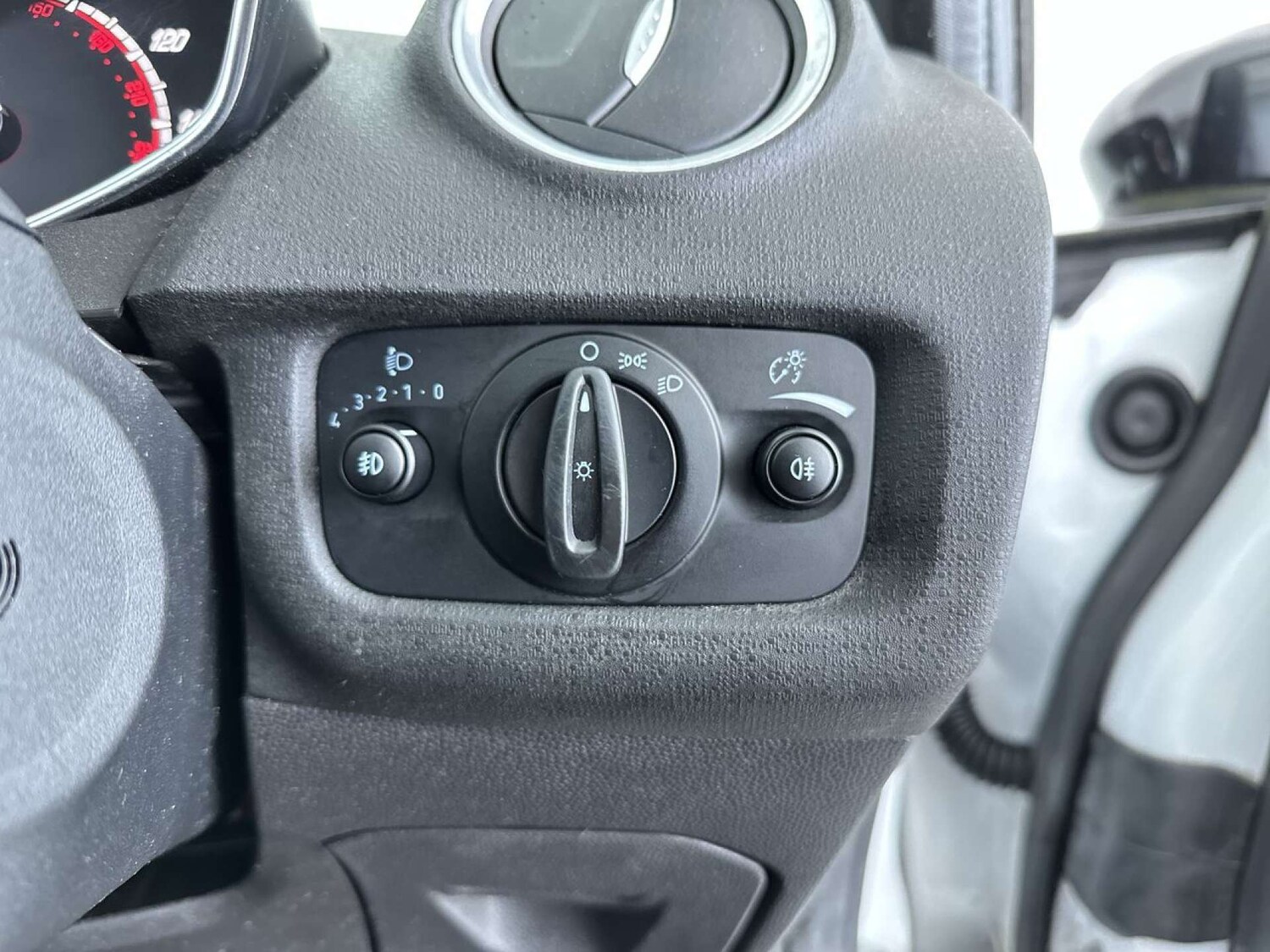 Used Ford Fiesta 2015 for sale - 78162727: Photo 47