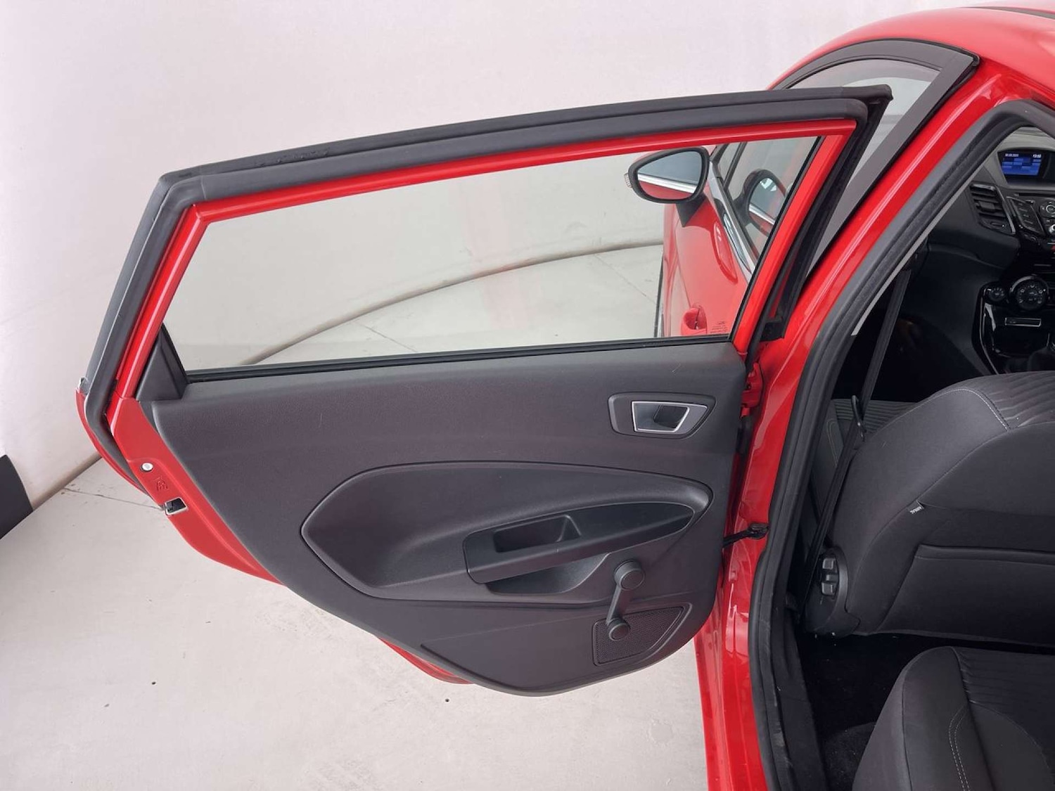 Used Ford Fiesta 2017 for sale - 76127589: Photo 28