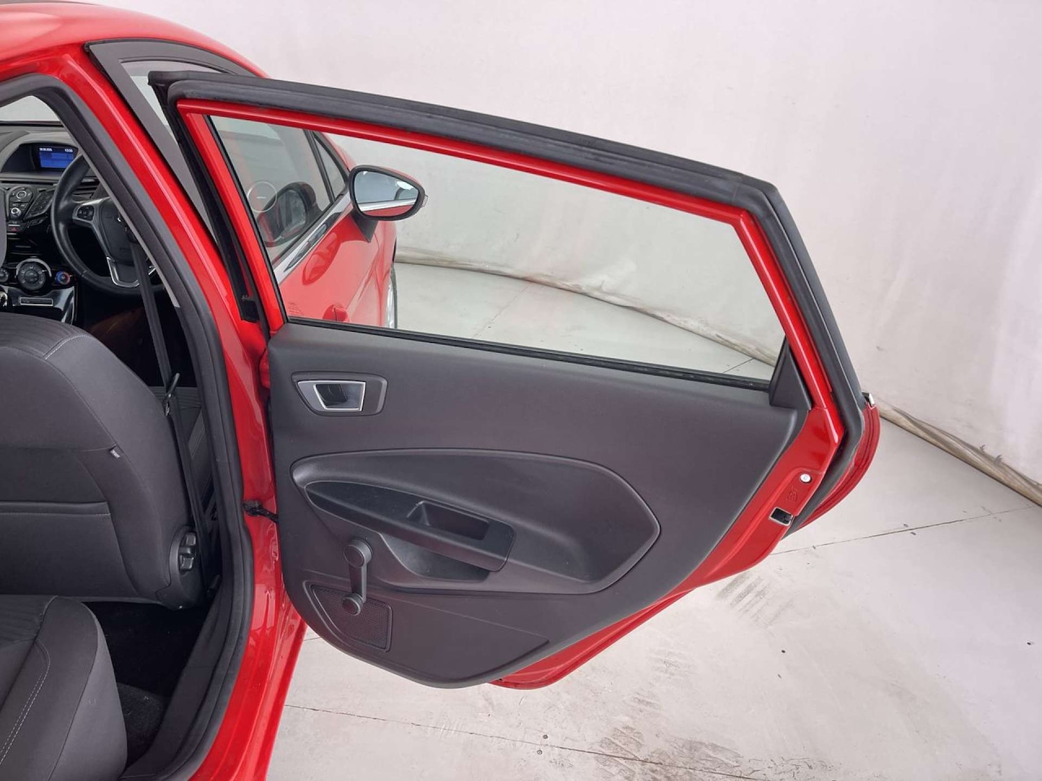 Used Ford Fiesta 2017 for sale - 76127589: Photo 30