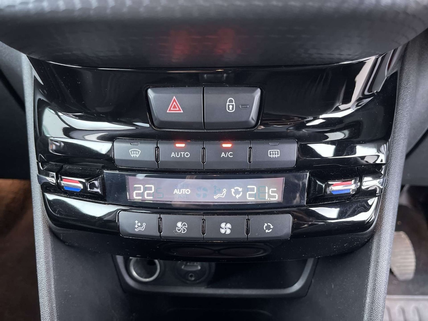 Used Peugeot 2008 2016 for sale - 77022493: Photo 43