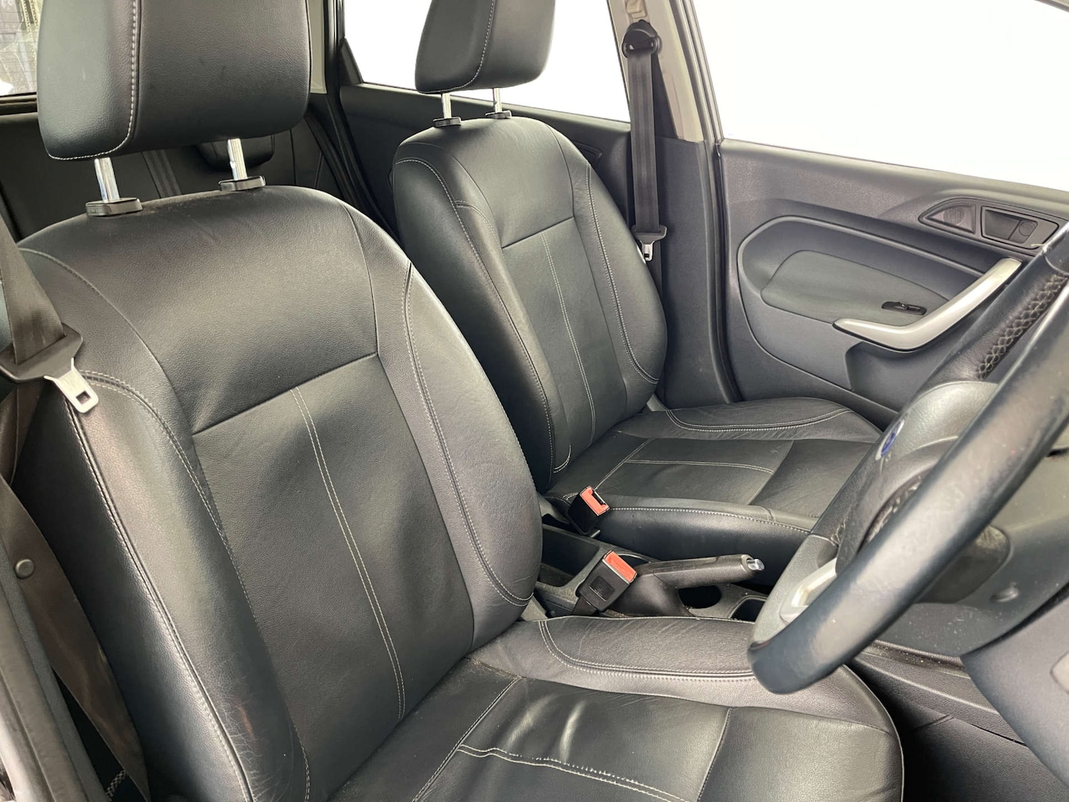 Used Ford Fiesta 2010 for sale - 77166032: Photo 8