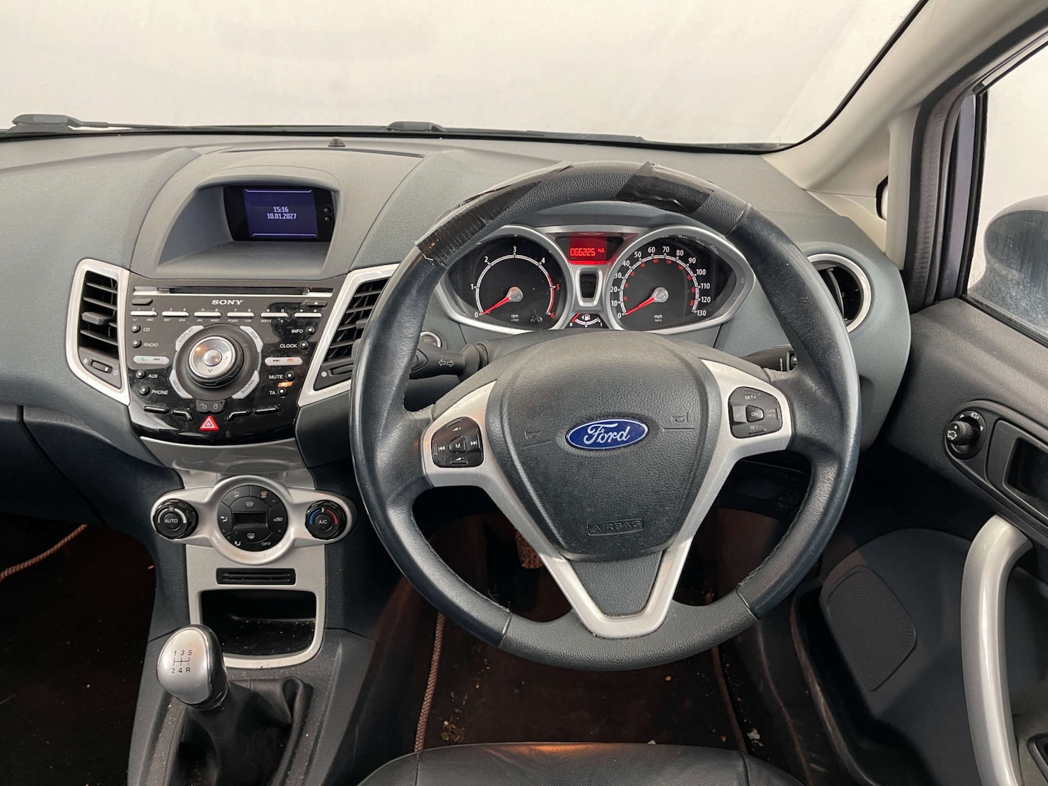 Used Ford Fiesta 2010 for sale - 77166032: Photo 9