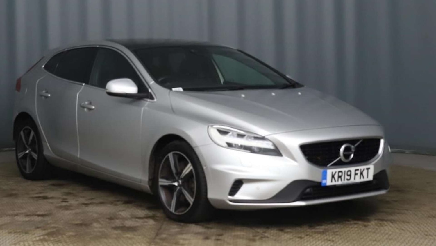 Used Volvo V40 2019 for sale - 76829967: Photo 1
