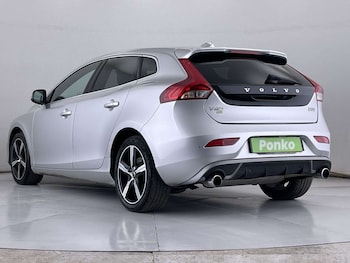 Used Volvo V40 2019 for sale - 76829967: Photo