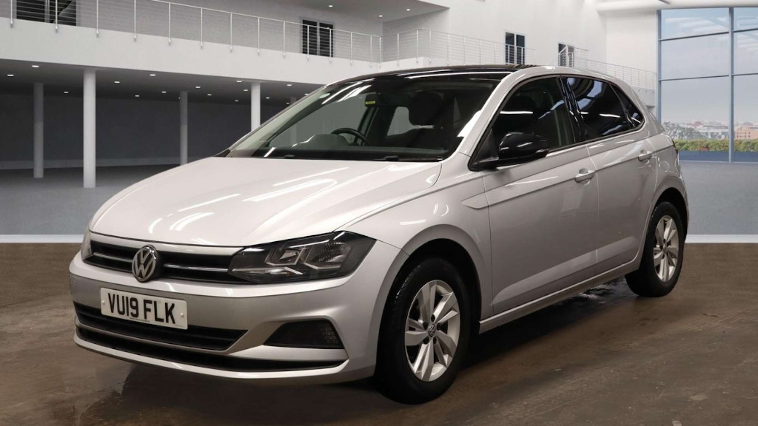 Used Volkswagen Polo 2019 for sale - 76905277: Photo 2