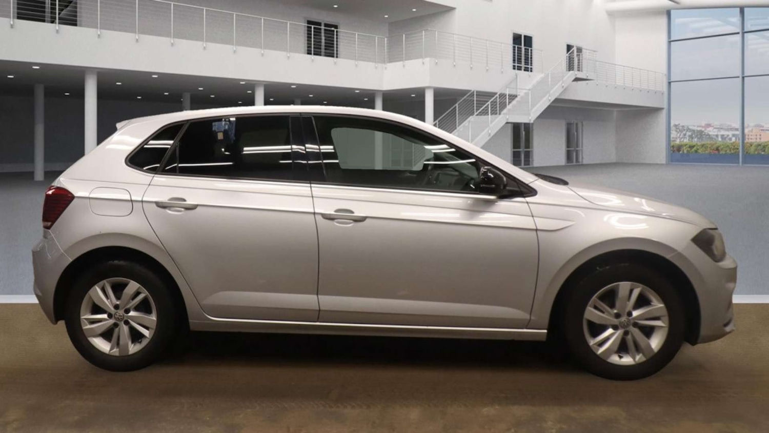 Used Volkswagen Polo 2019 for sale - 76905277: Photo 5