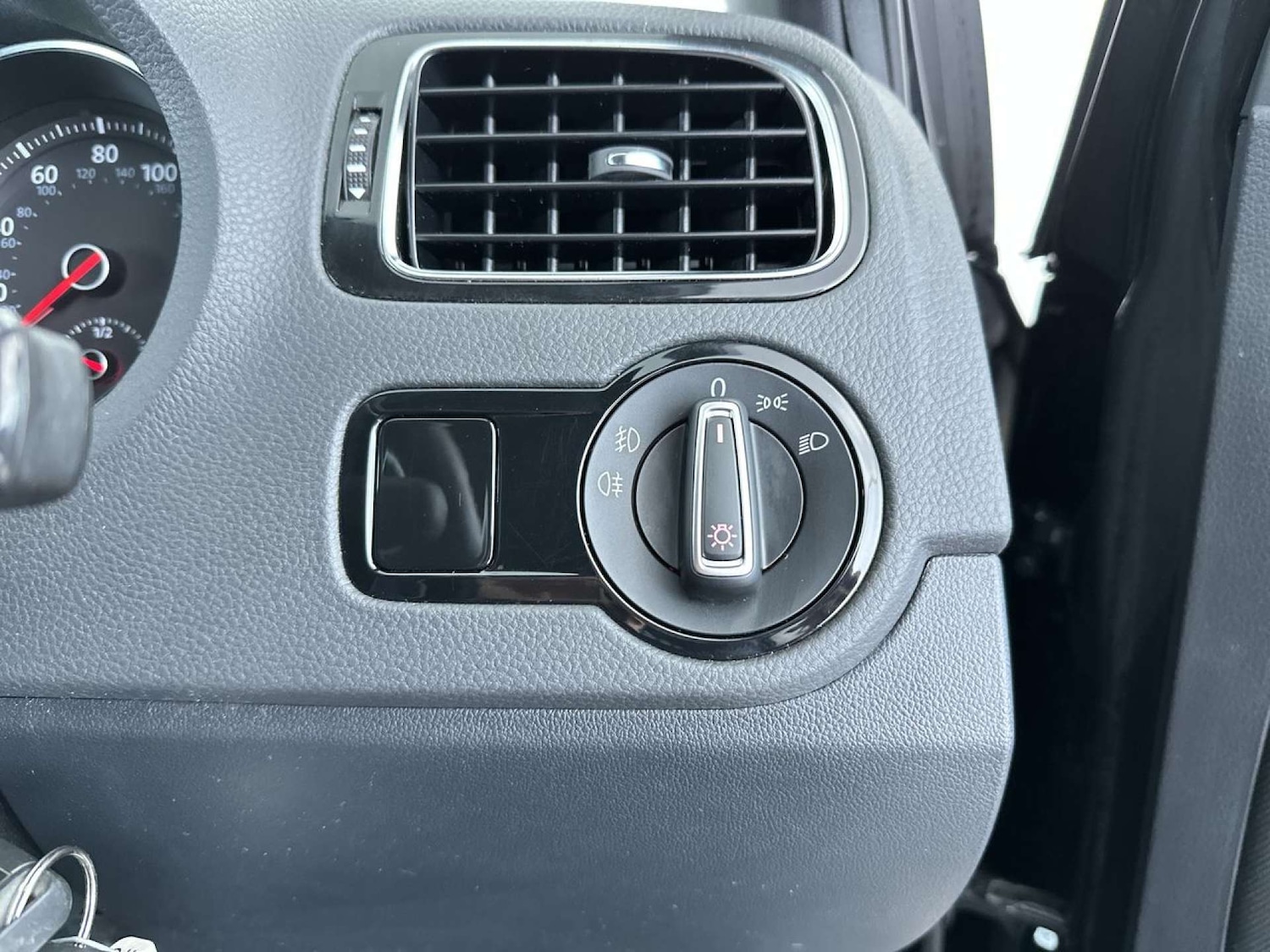 Used Volkswagen Polo 2016 for sale - 78066691: Photo 41