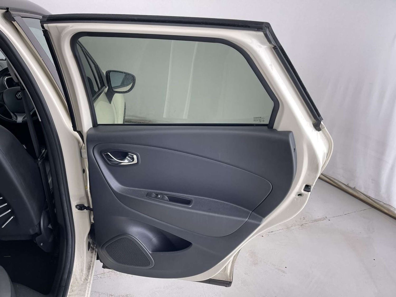 Used Renault Captur 2016 for sale - 77168070: Photo 30