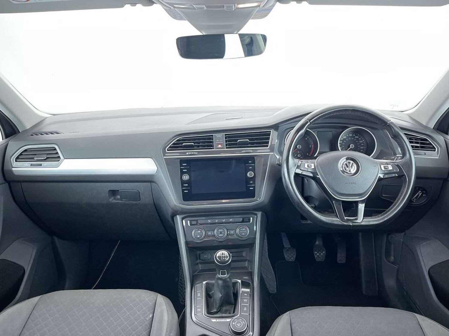 Used Volkswagen Tiguan 2017 for sale - 76735784: Photo 8