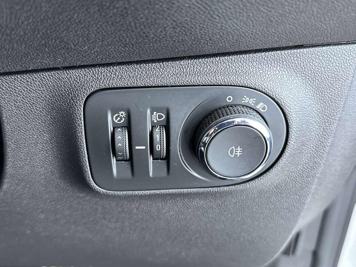 Used Vauxhall Corsa 2018 for sale - 77872441: Photo 47