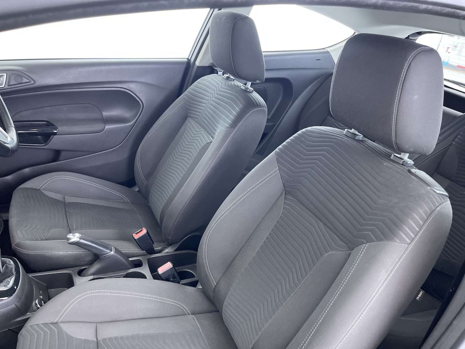 Used Ford Fiesta 2015 for sale - 76170882: Photo 28