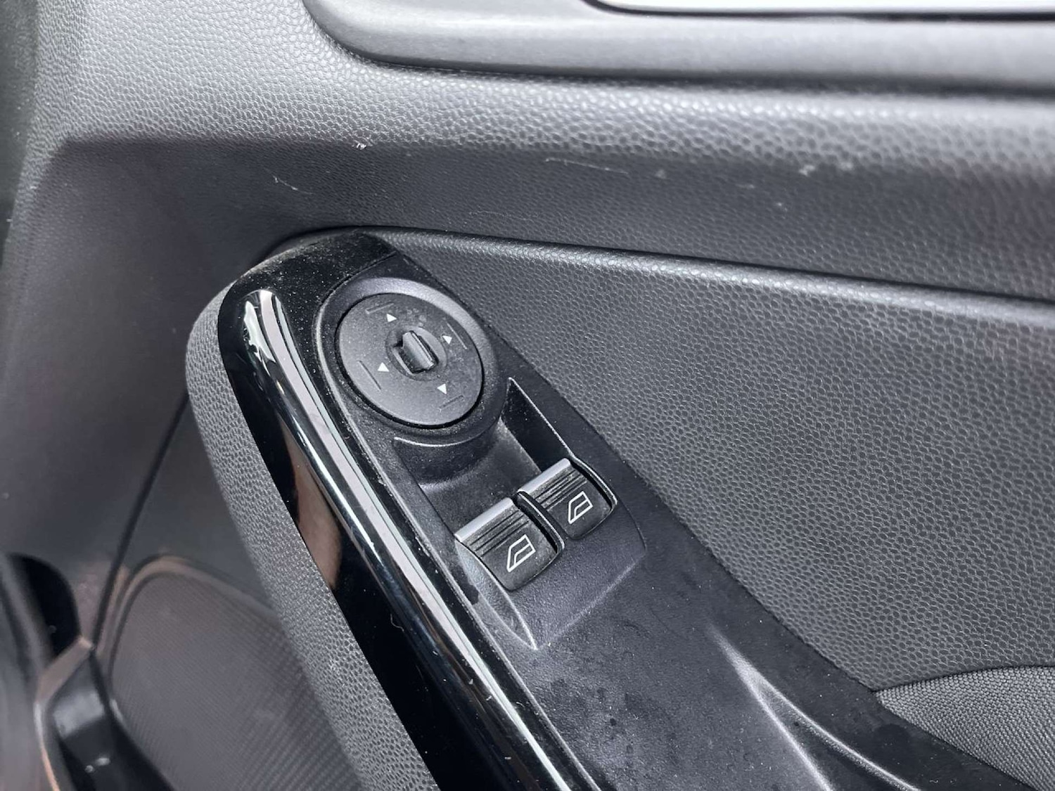 Used Ford Fiesta 2015 for sale - 76170882: Photo 46