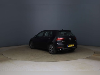 Used Volkswagen Golf 2017 for sale - 79378799: Photo