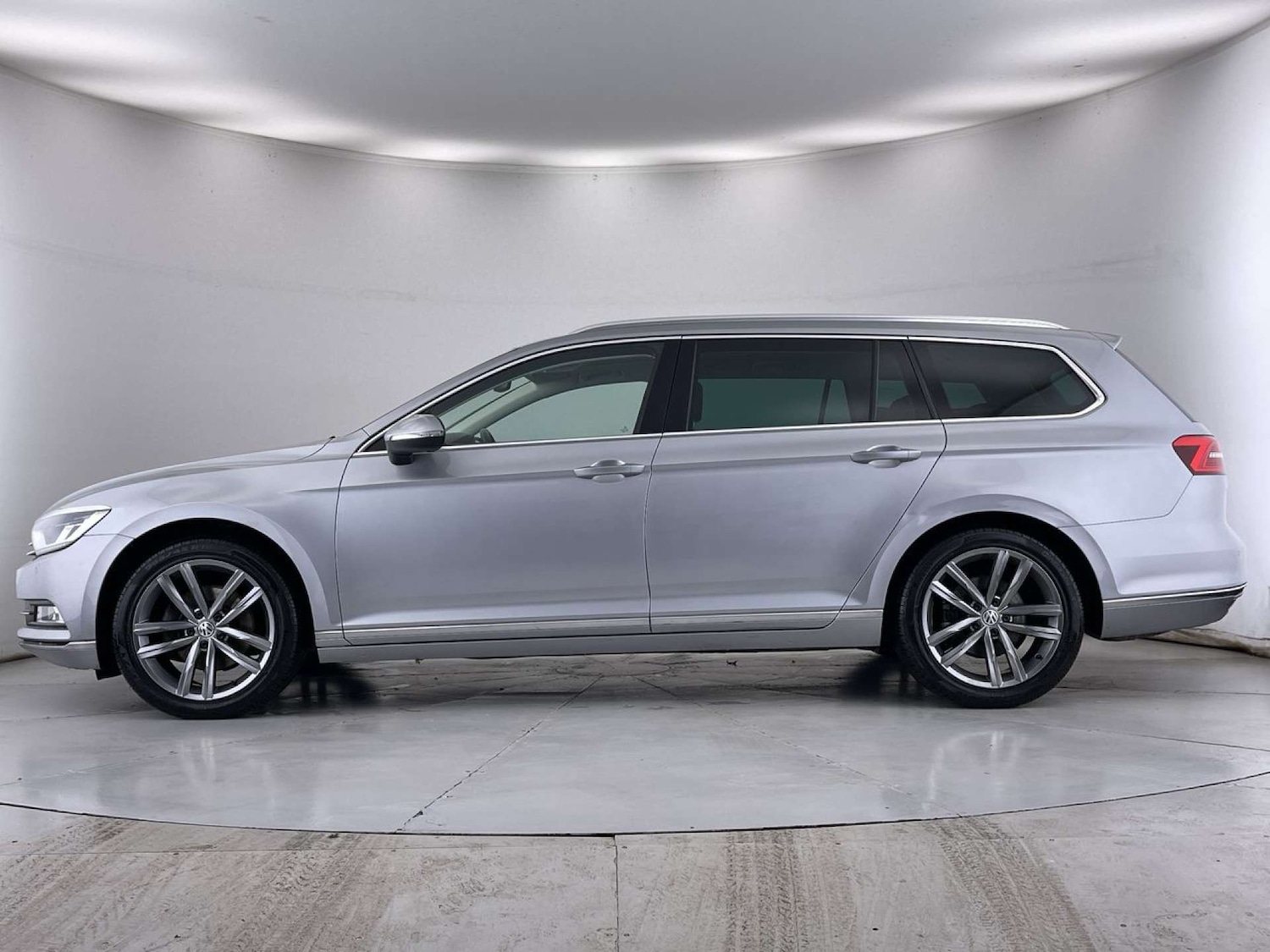 Used Volkswagen Passat 2018 for sale - 76469536: Photo 16