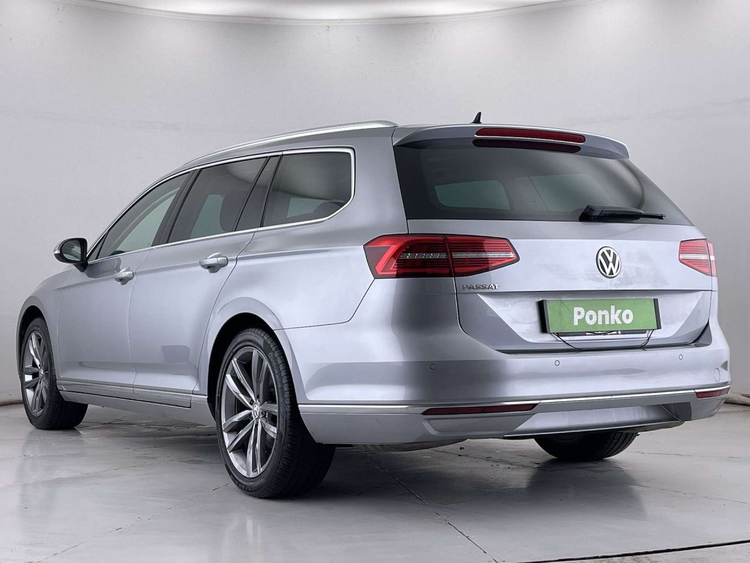 Used Volkswagen Passat 2018 for sale - 76469536: Photo 3