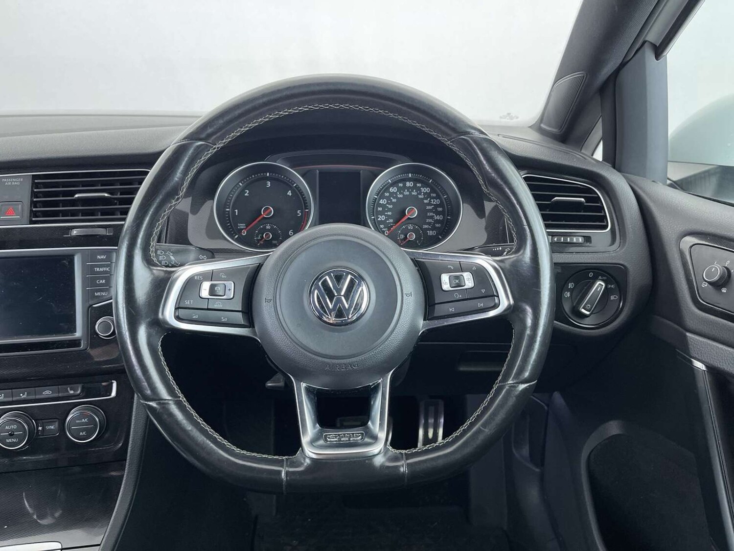 Used Volkswagen Golf 2016 for sale - 76118382: Photo 36