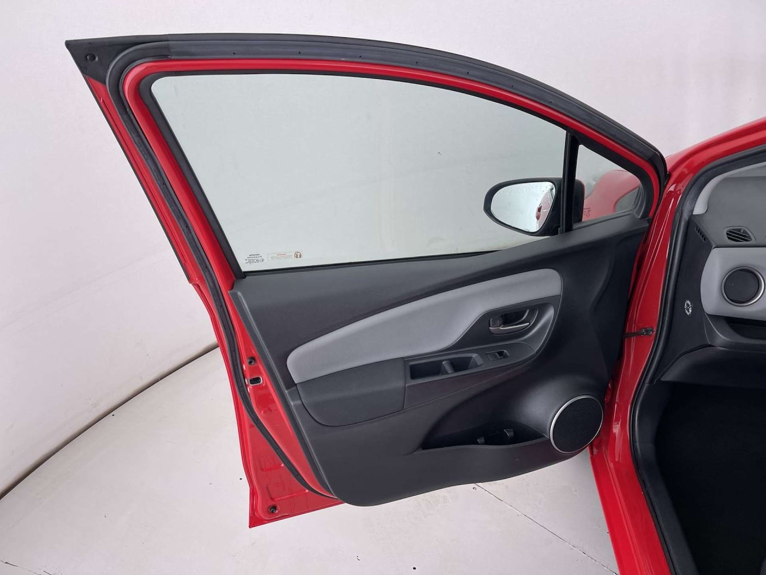 Used Toyota Yaris 2016 for sale - 77072198: Photo 27