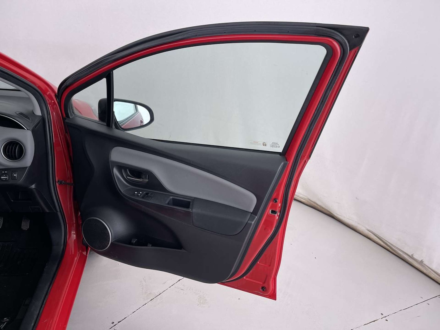 Used Toyota Yaris 2016 for sale - 77072198: Photo 29