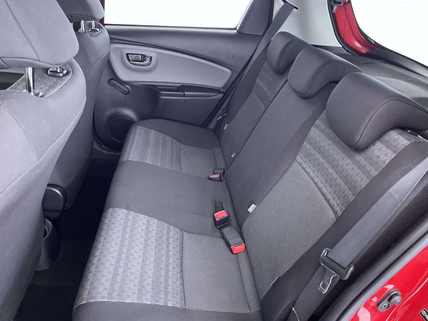 Used Toyota Yaris 2016 for sale - 77072198: Photo 9