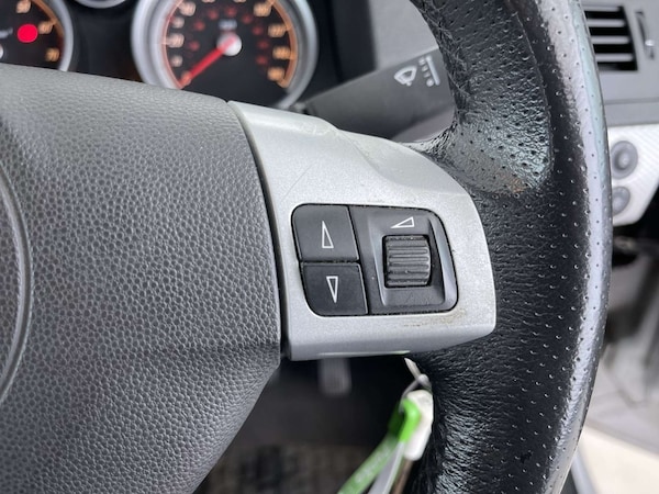 Used Vauxhall Astra 2009 for sale - 76305787: Photo 49