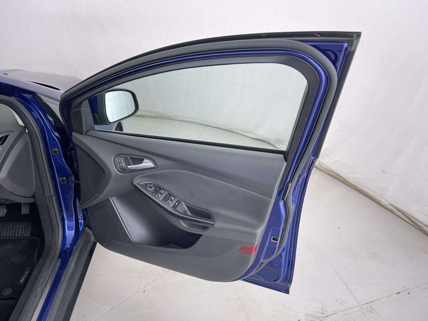 Used Ford Focus 2017 for sale - 76601099: Photo 29