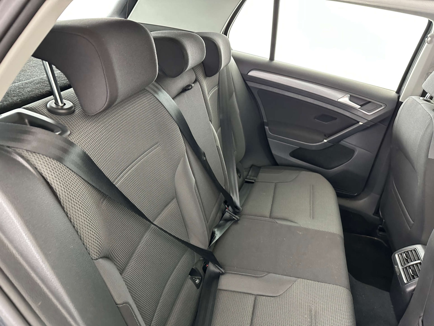 Used Volkswagen Golf 2017 for sale - 77920827: Photo 8