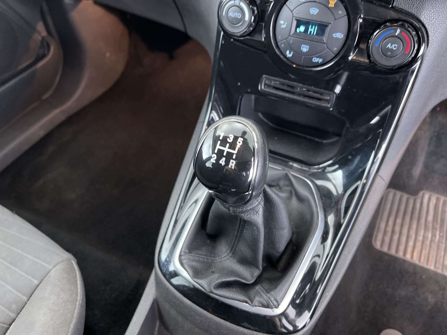 Used Ford Fiesta 2014 for sale - 76243996: Photo 46