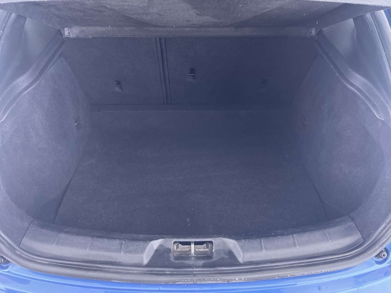 Used Volvo V40 2017 for sale - 76544310: Photo 10