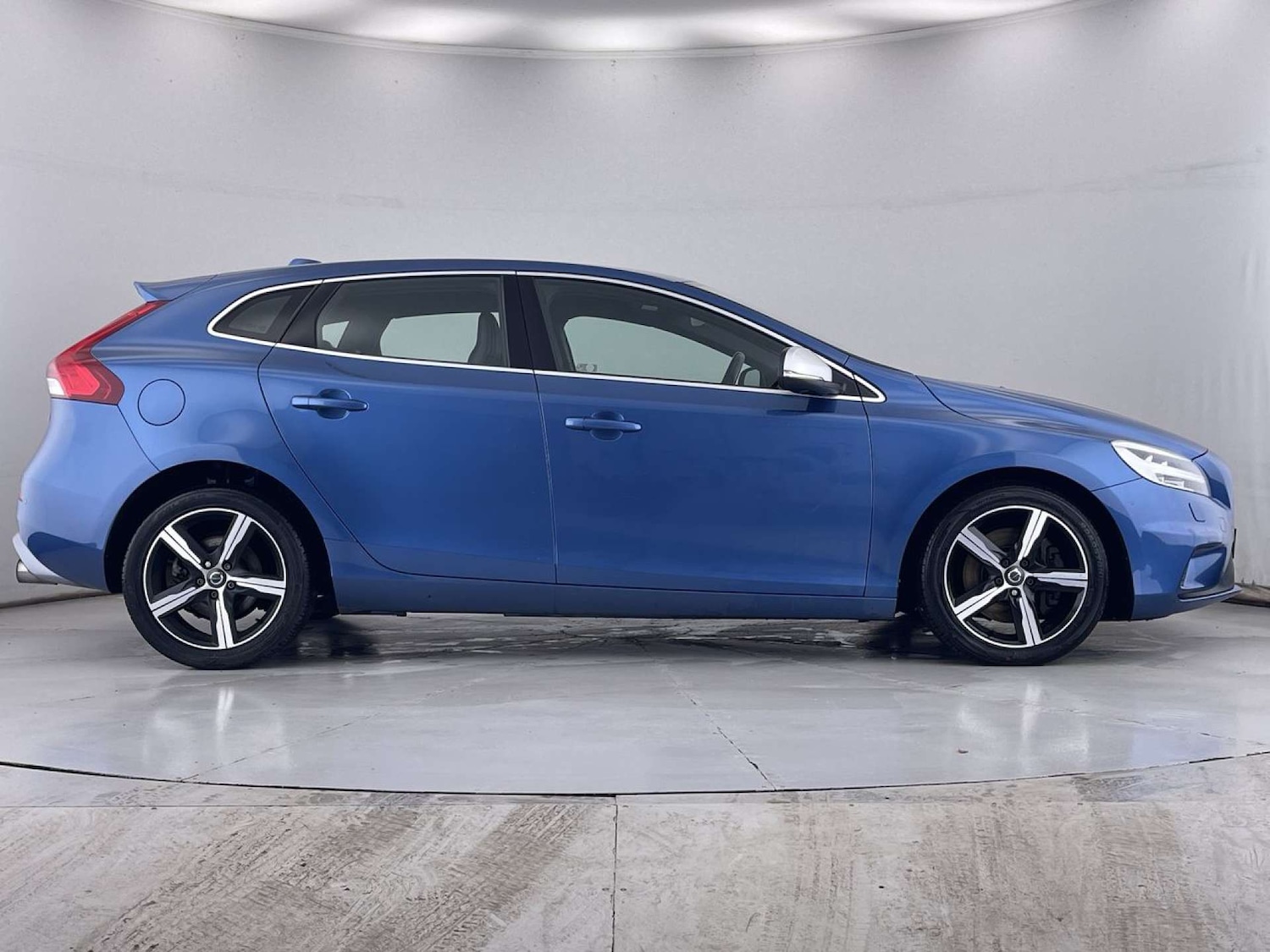 Used Volvo V40 2017 for sale - 76544310: Photo 15