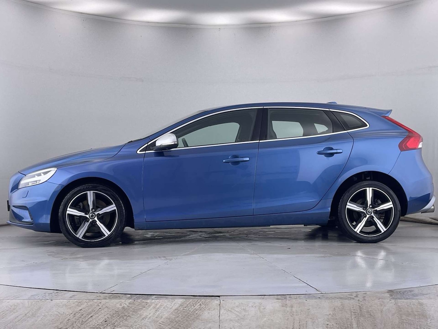 Used Volvo V40 2017 for sale - 76544310: Photo 16