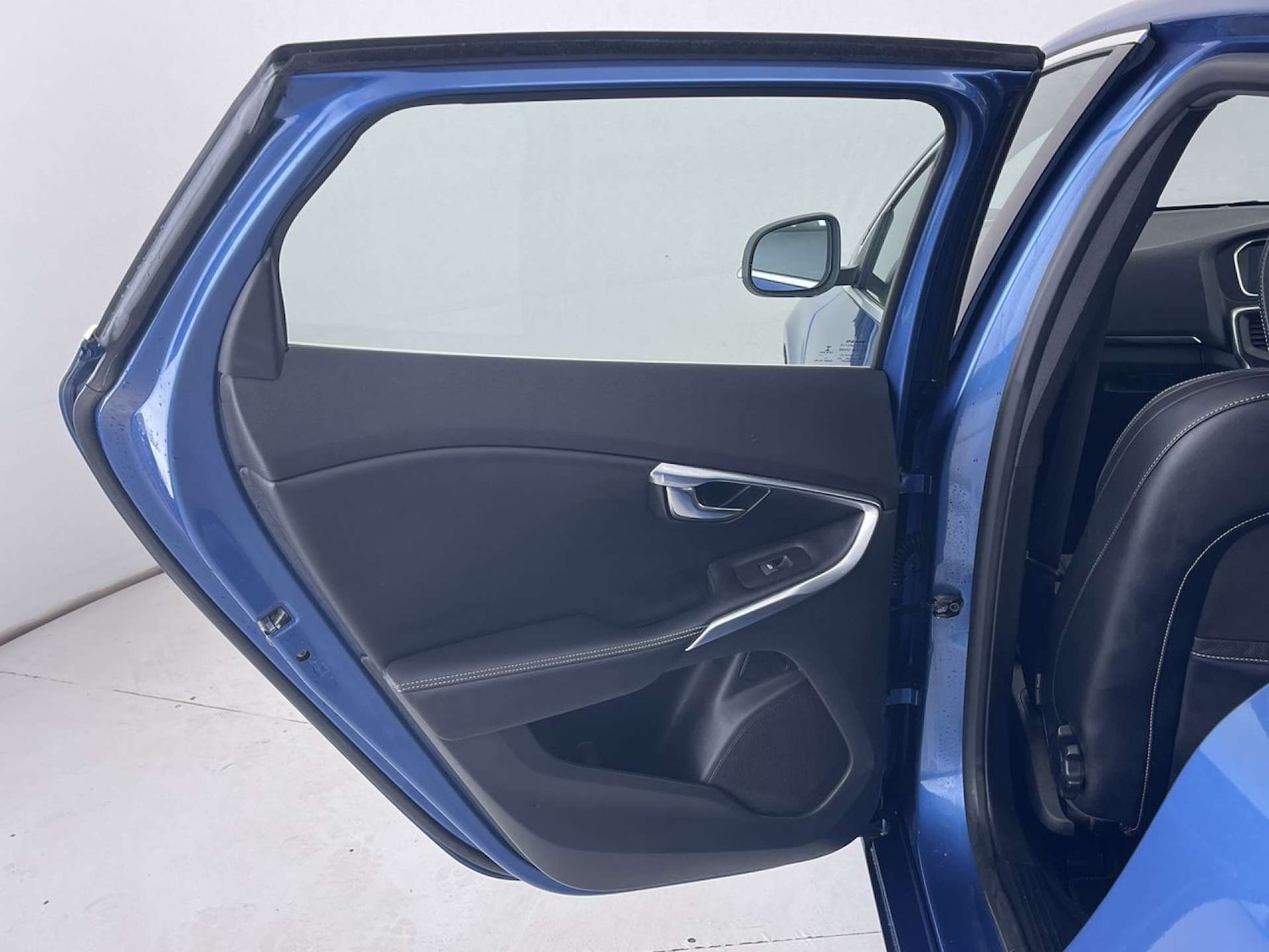 Used Volvo V40 2017 for sale - 76544310: Photo 28