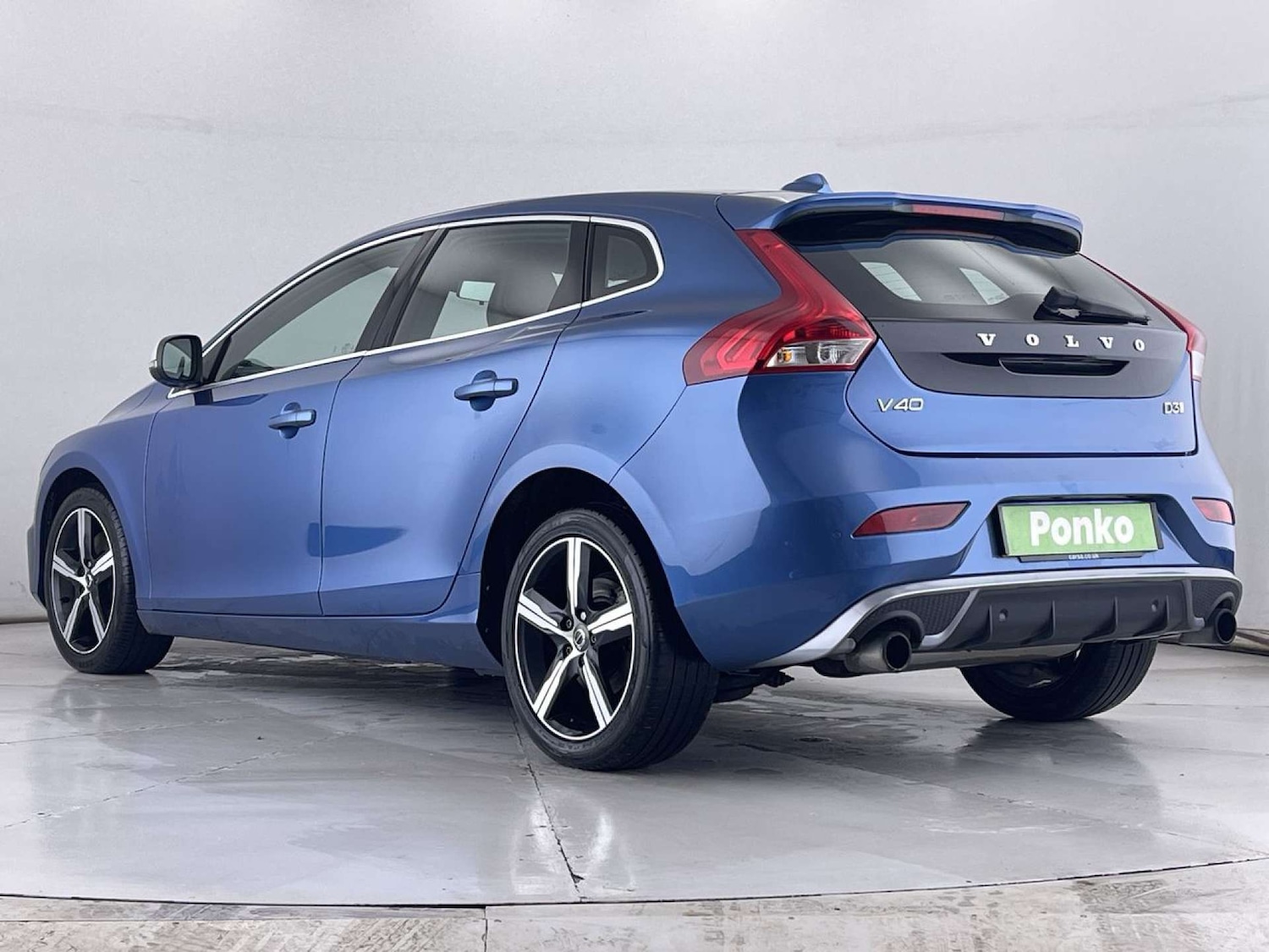 Used Volvo V40 2017 for sale - 76544310: Photo 3