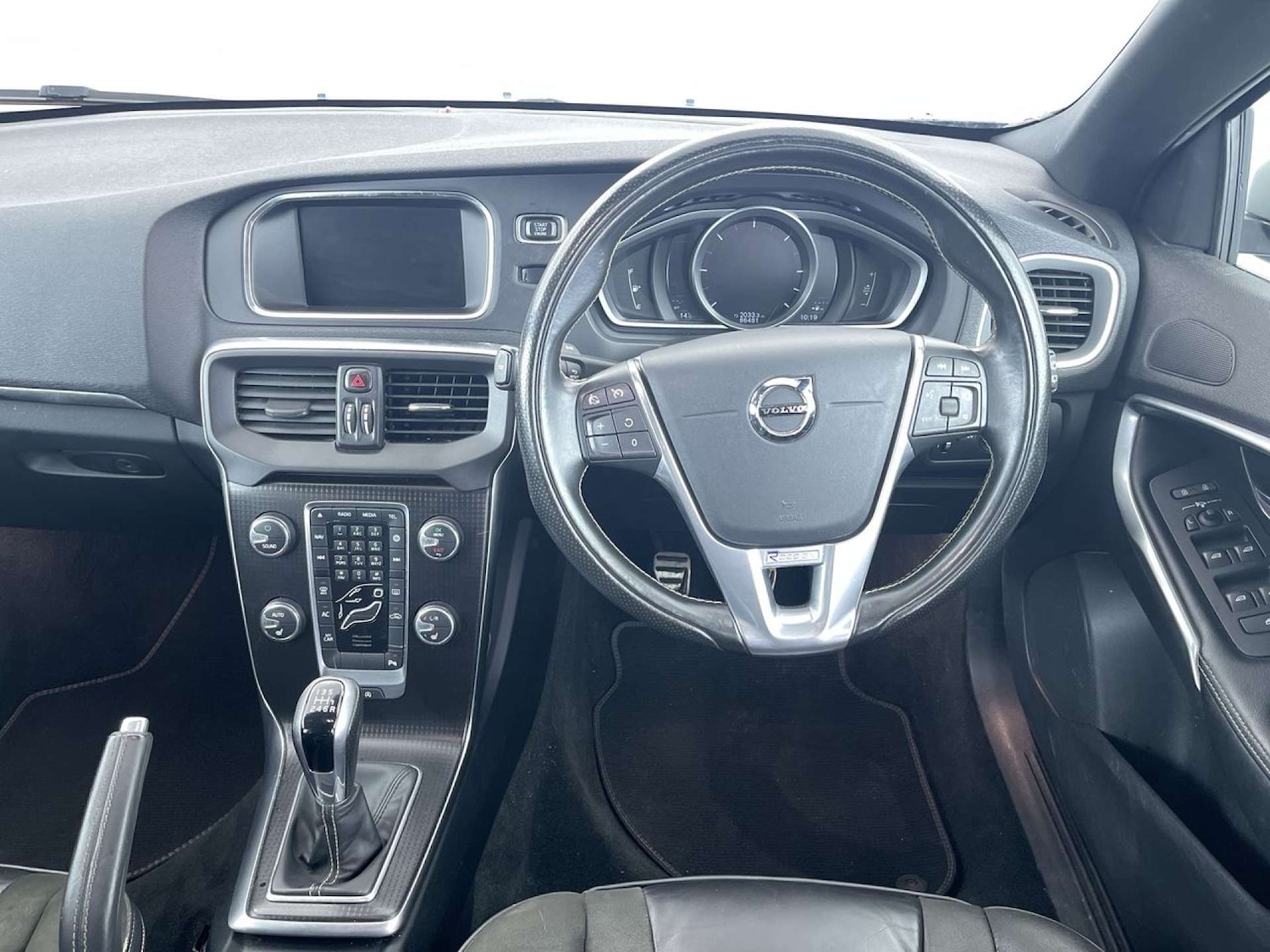 Used Volvo V40 2017 for sale - 76544310: Photo 35