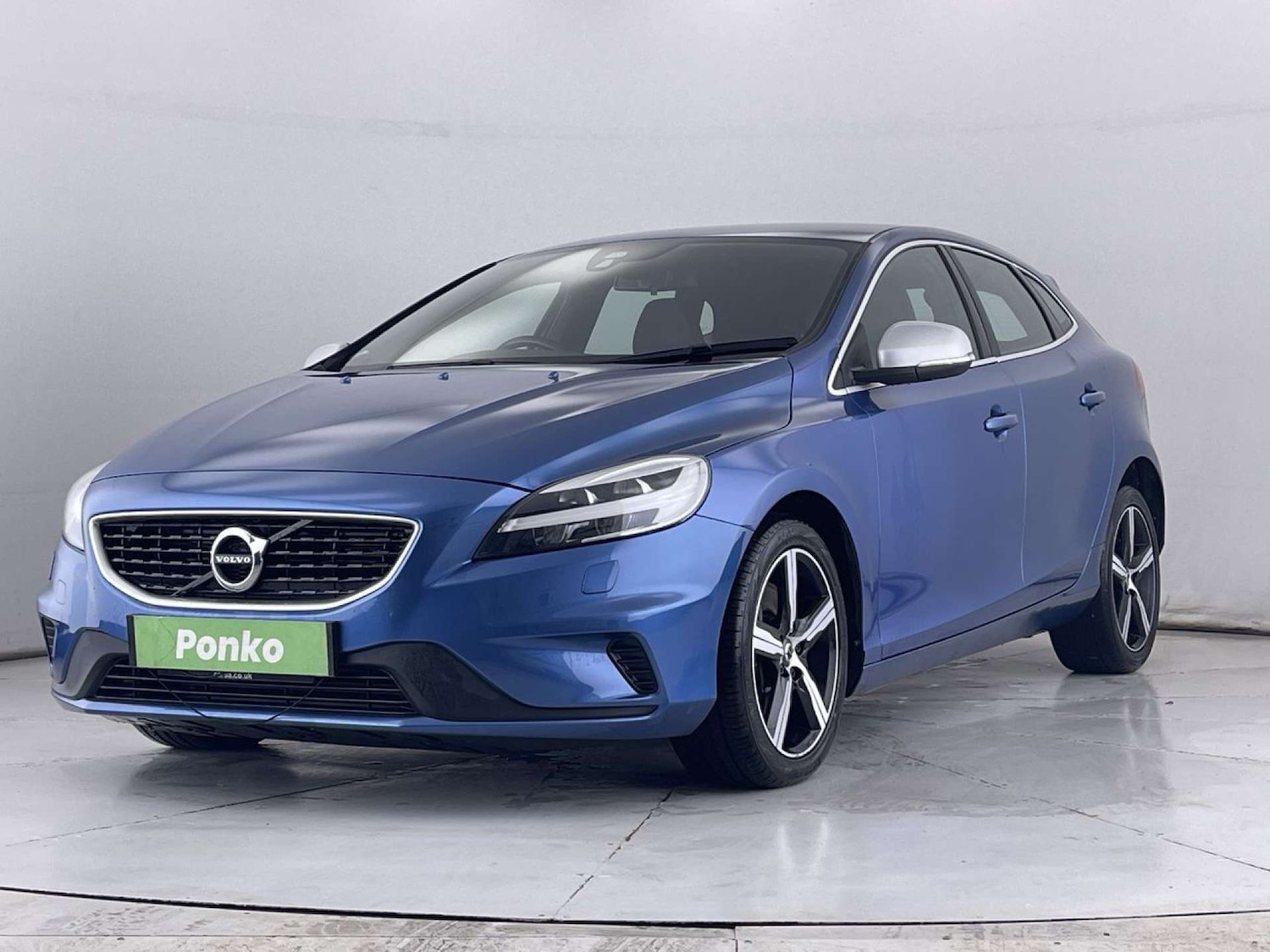 Used Volvo V40 2017 for sale - 76544310: Photo 4