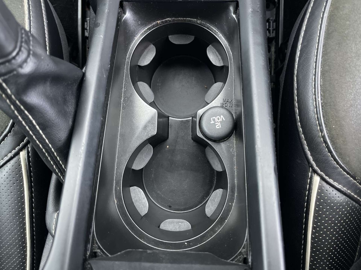 Used Volvo V40 2017 for sale - 76544310: Photo 48