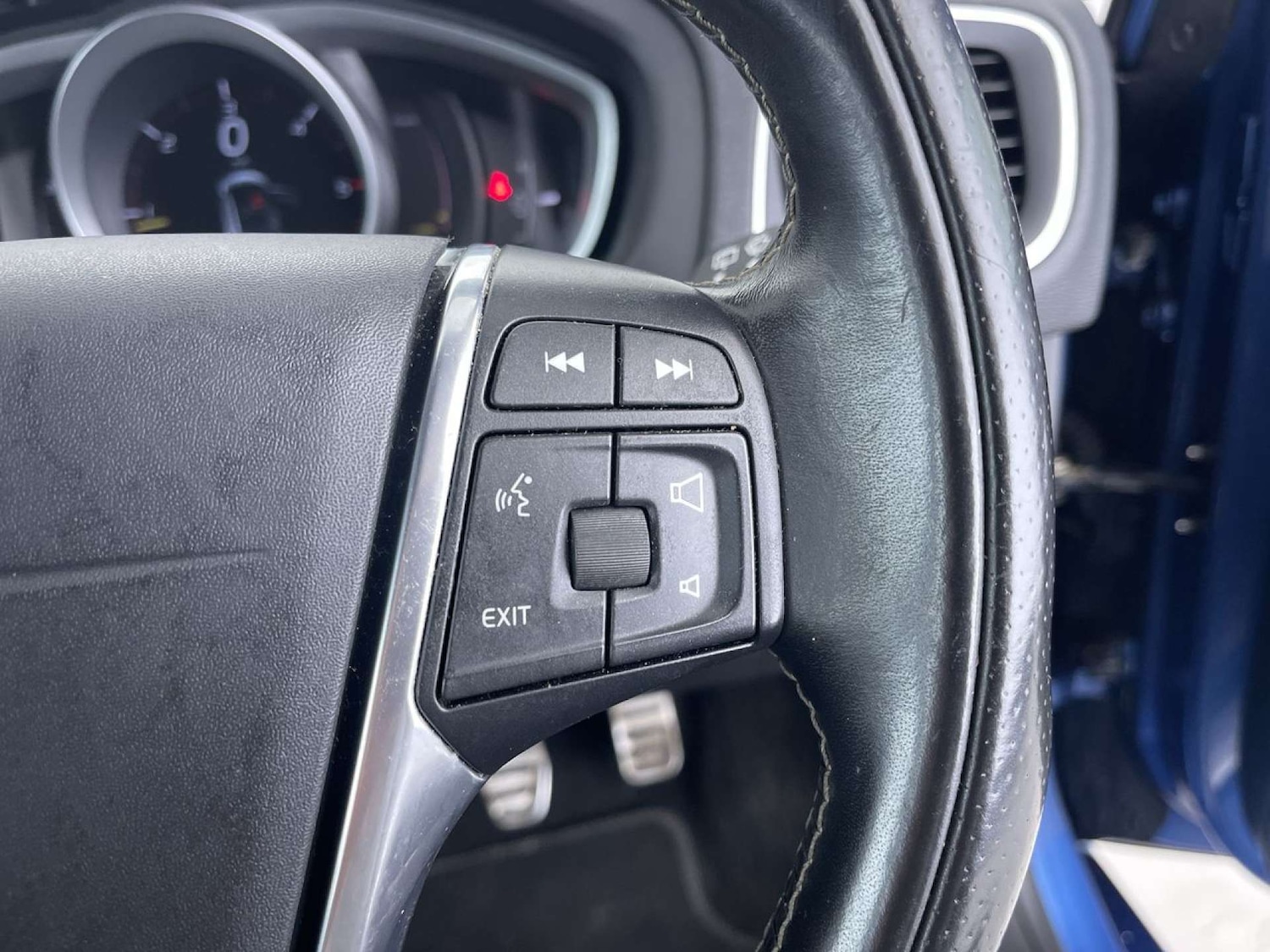 Used Volvo V40 2017 for sale - 76544310: Photo 52