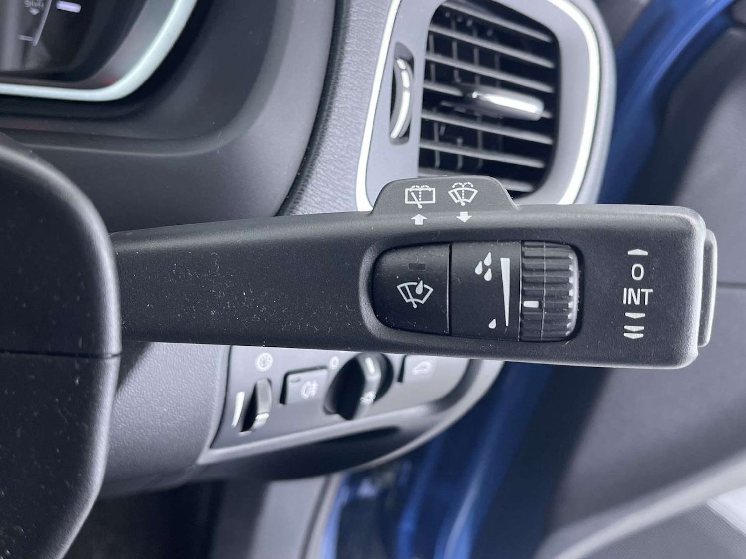 Used Volvo V40 2017 for sale - 76544310: Photo 54